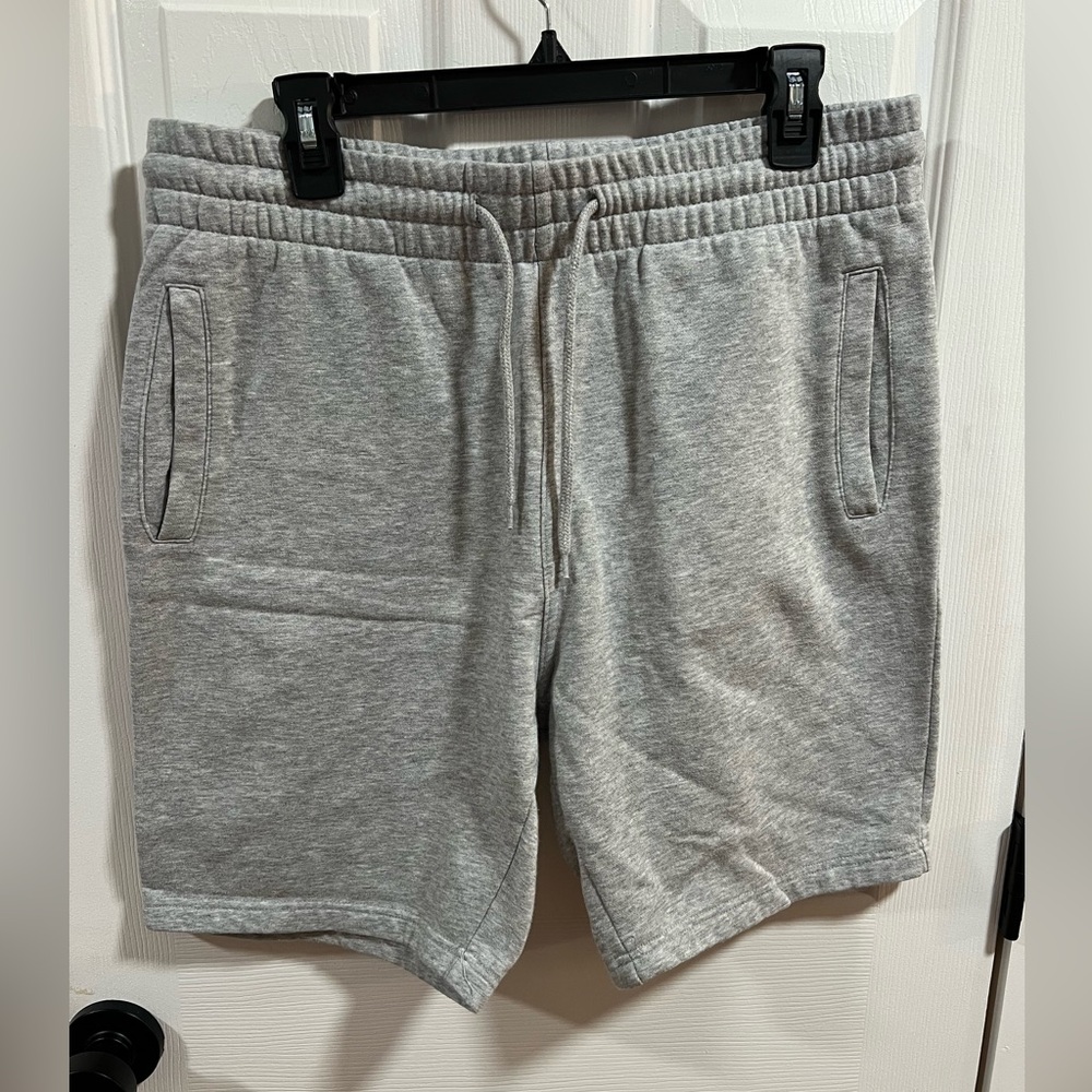 H&M men’s sweatshorts, Size Large